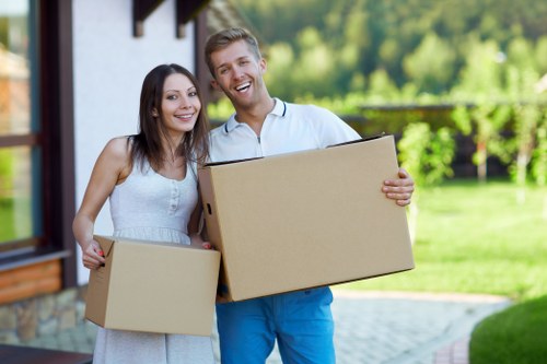 Moving assistance for a Richmond apartment and nearby local areas